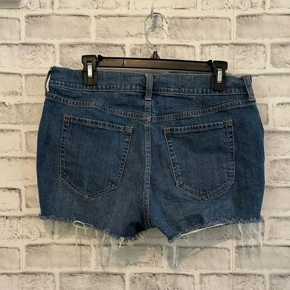Women’s Old Navy boyfriend patriotic pocket Jean shorts size  10 - Image 2