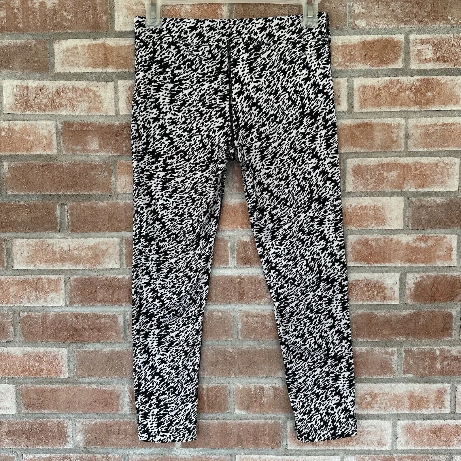 Nike Pronto Essential Crop Leggings Dri Fit XS Black White - Image 6