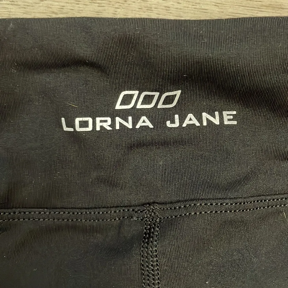 Black with Pink & White Stripes Capri Leggings Size Small - Image 5