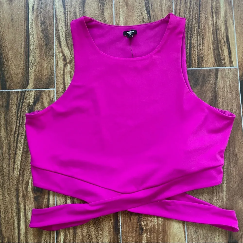 NWT Body Contour High Compression High Neck Cutout Cropped Tank Size XL - Image 6