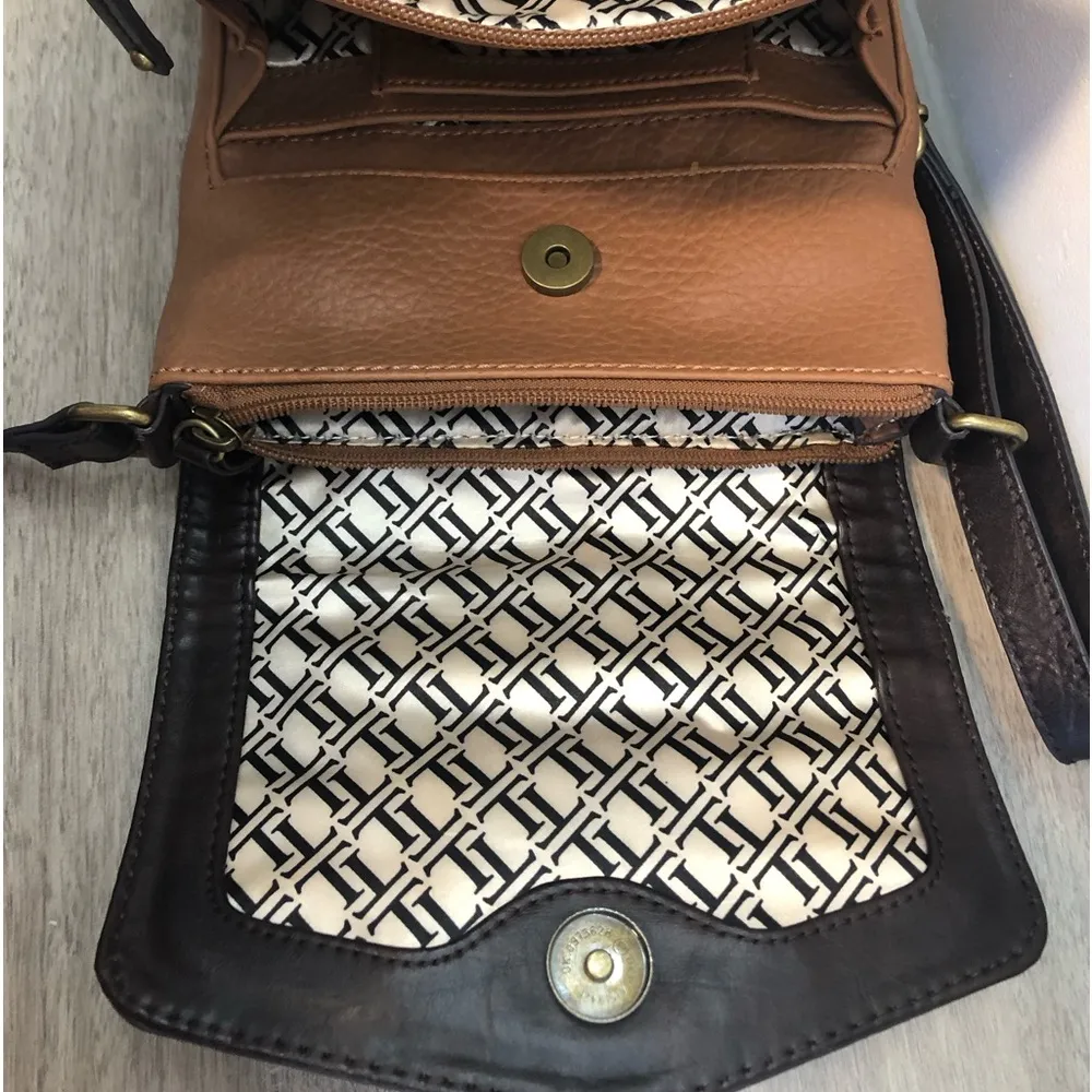 Tignanella TIGNANELLO Pebble Leather Shoulder/Crossbody Purse - Image 10