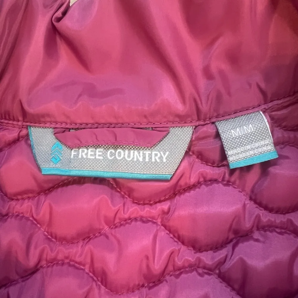 Free Country Women's Quilted Magenta Vest Sz medium - Image 2