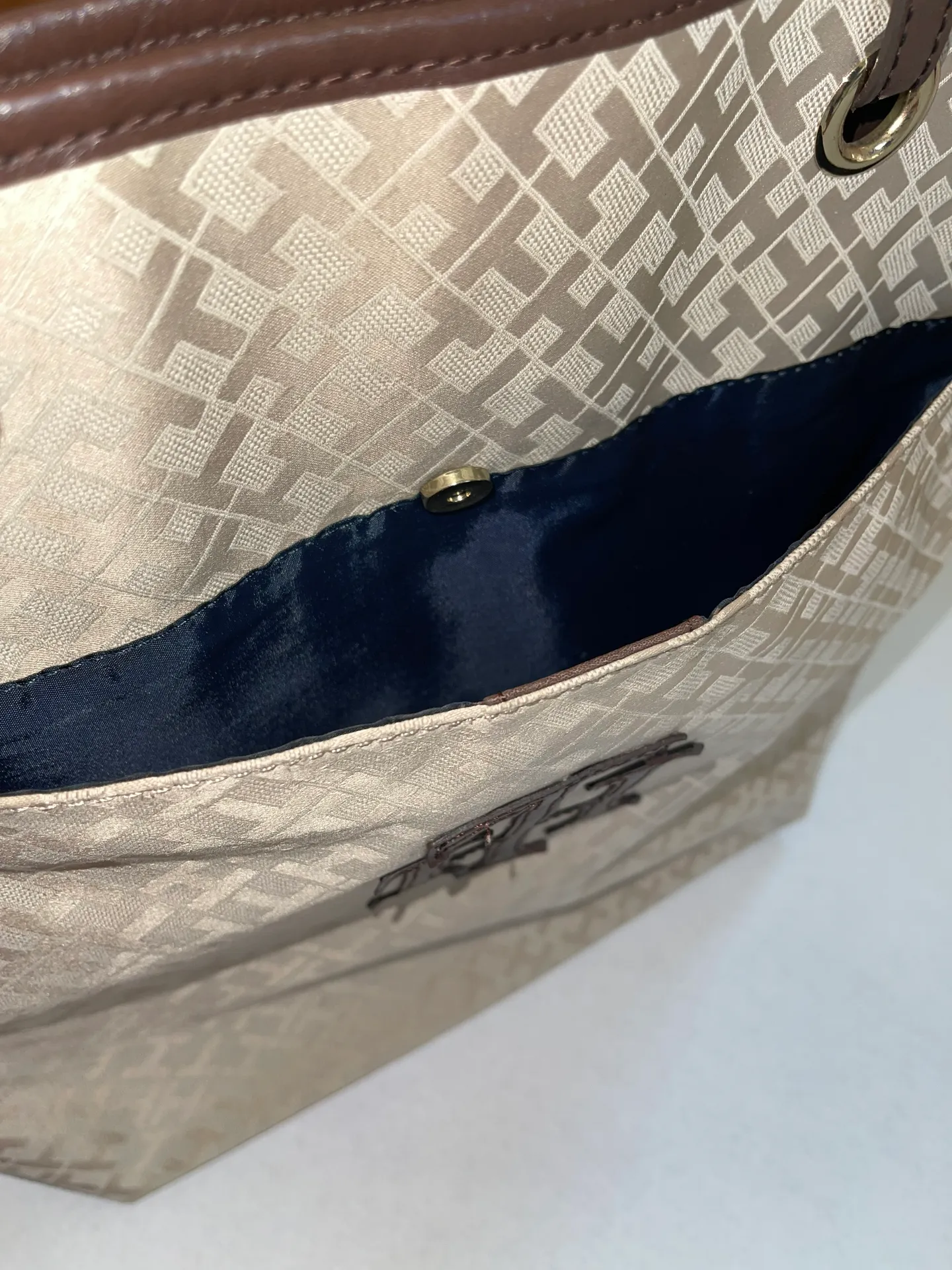 Tommy Hilfiger Tote Bag - Image 3
