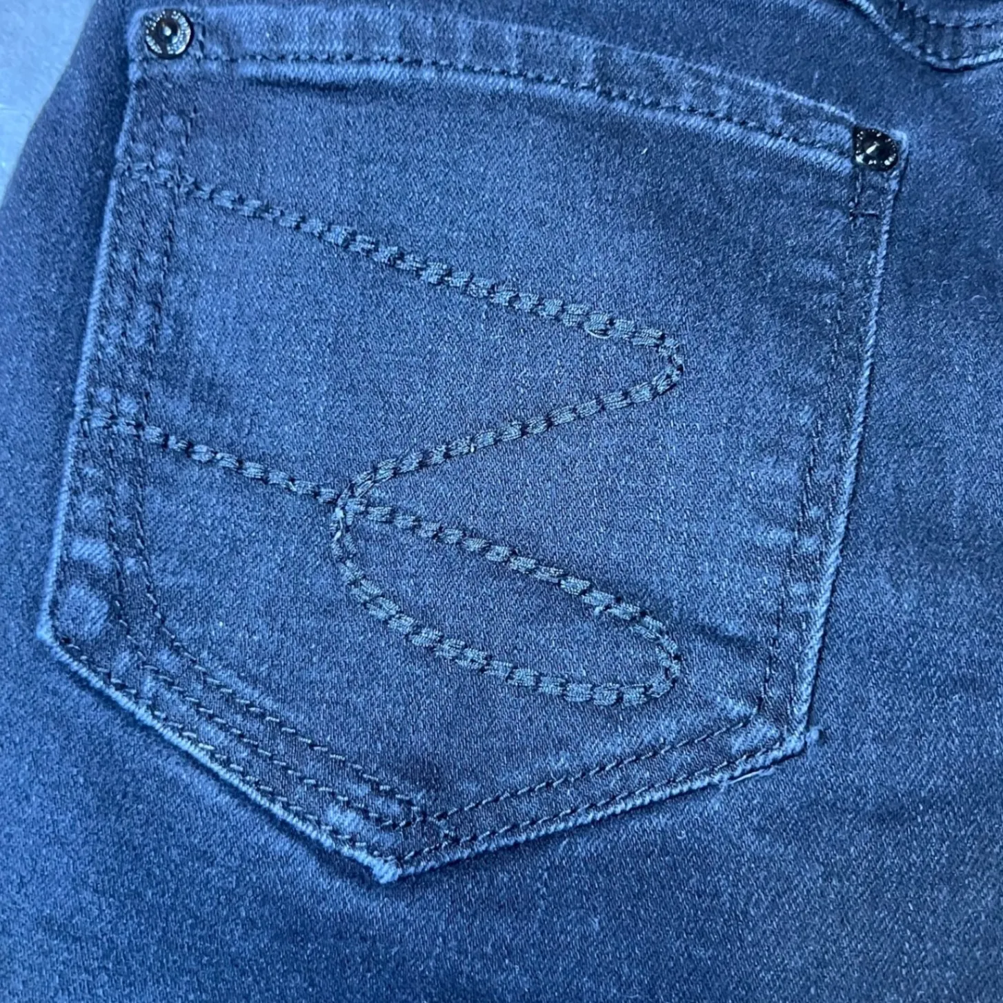 Seven7 TummyLess High Rise Skinny Jeans Womens 6 Black Denim Stylish Comfortable - Image 11