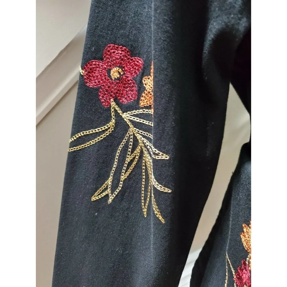 Travel Smith Women's Black Floral Cotton Collared Long Sleeve jacket - Image 5