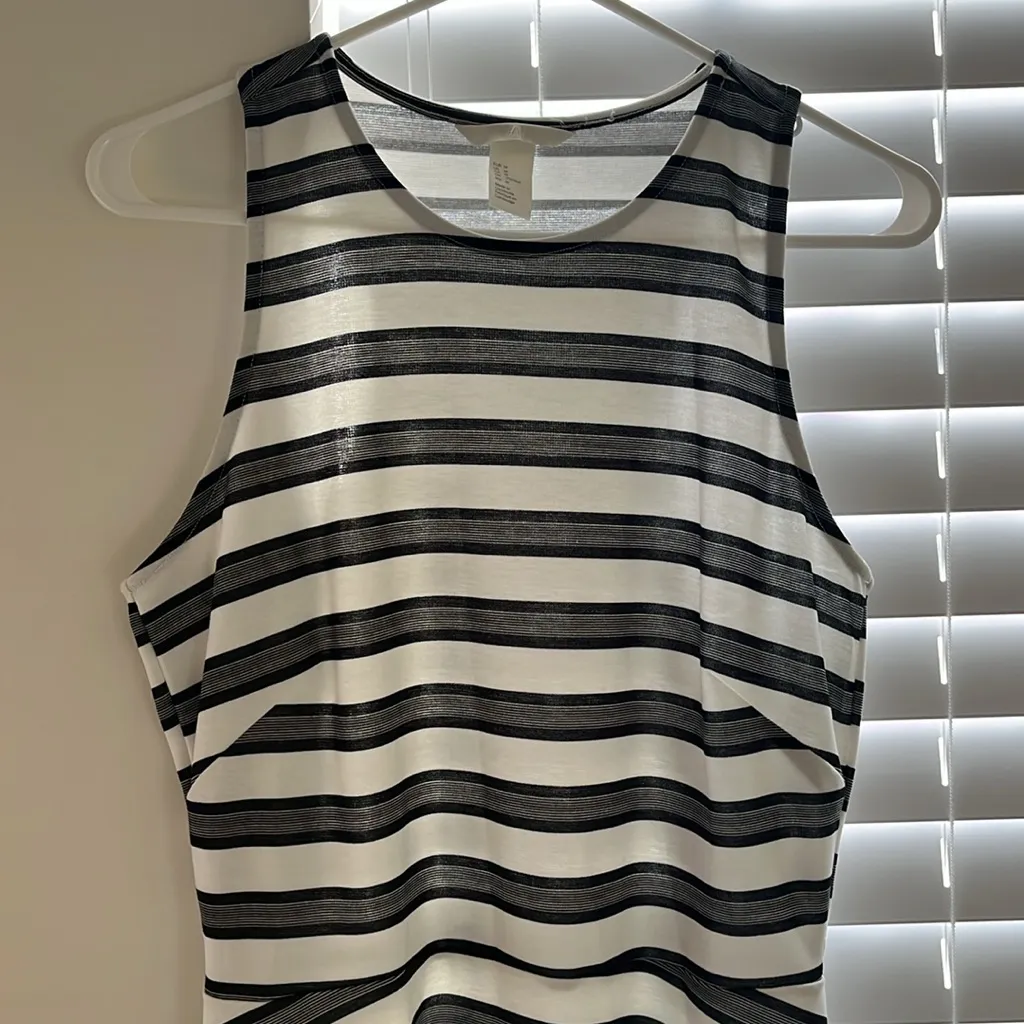 H&M black and white striped dress size medium - Image 2