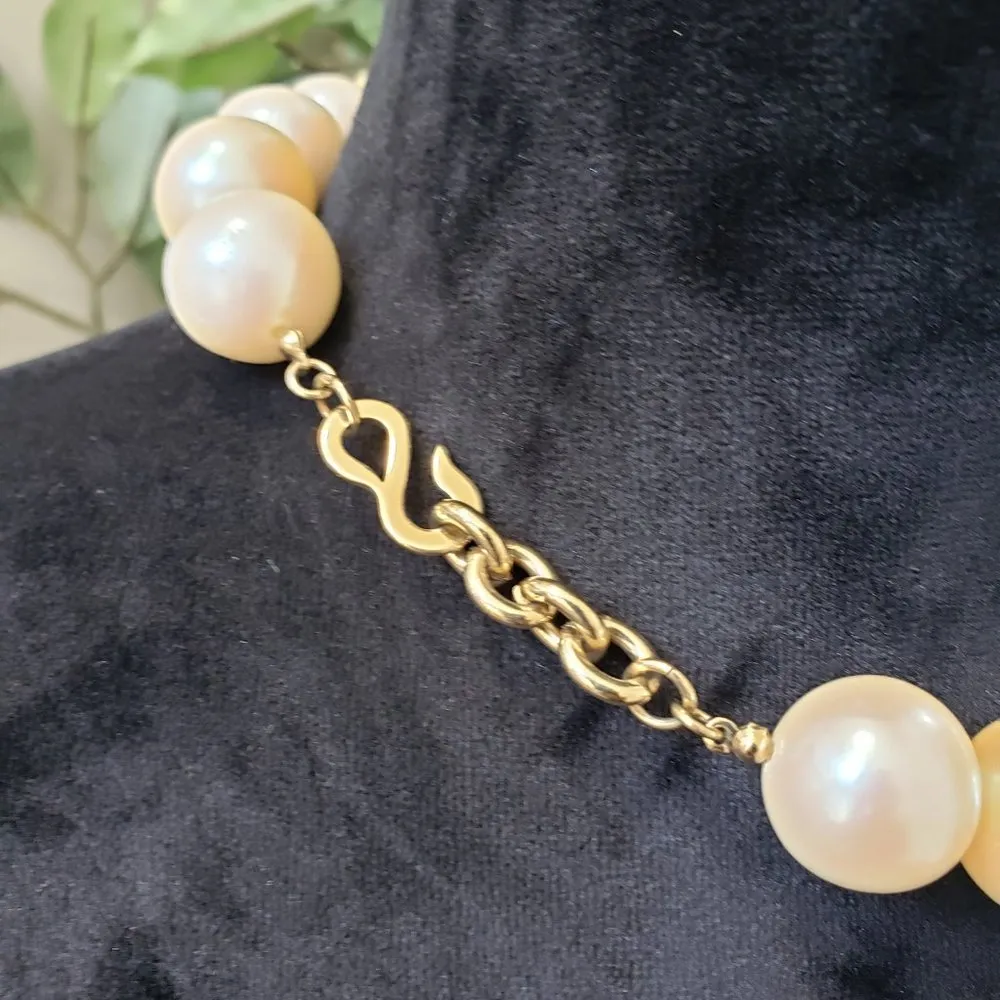 Vintage Large White Faux Pearls & Acrylic Black Beads Statement Choker Necklace - Image 6
