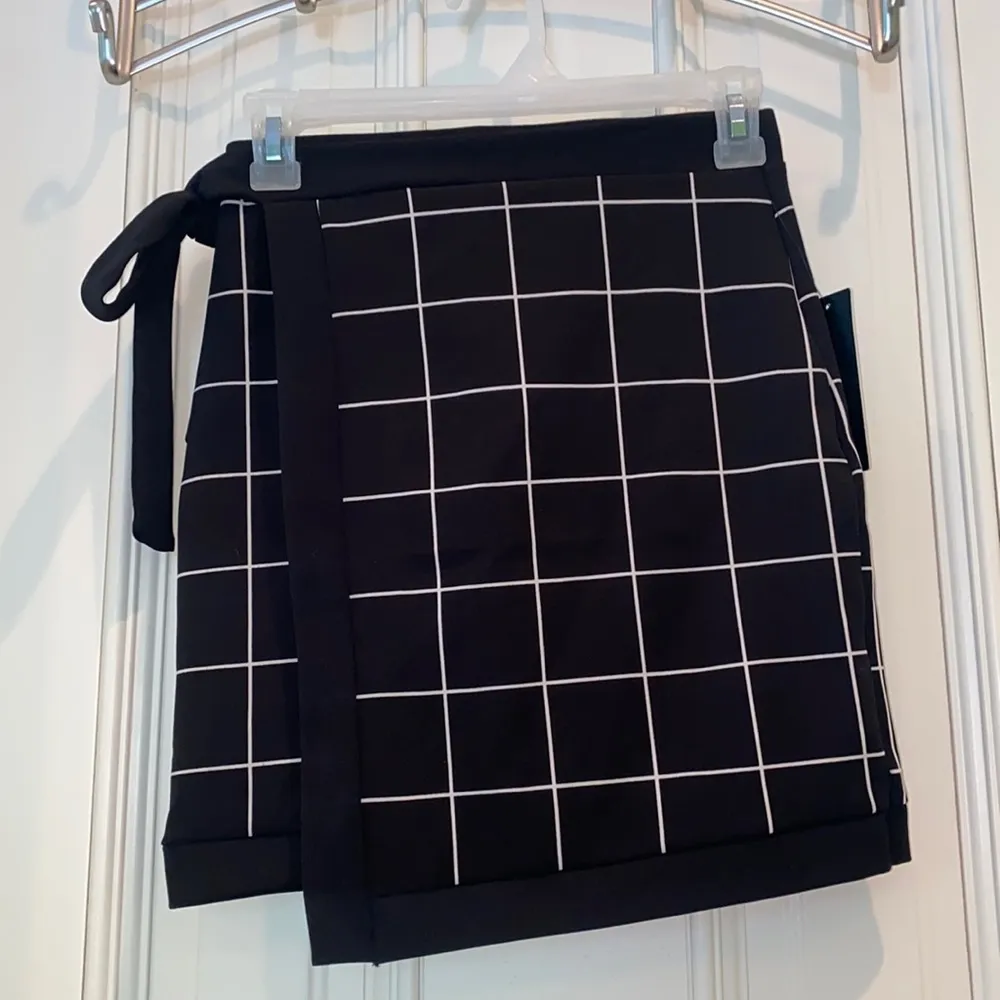 Lulu's black and white plaid tie skirt - Image 2