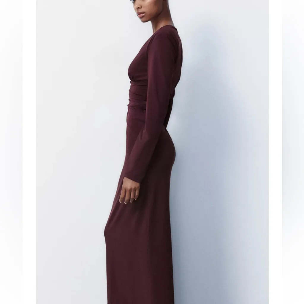 Zara NWT burgundy v neck long sleeve midi dress with ruched draped detail - Image 4