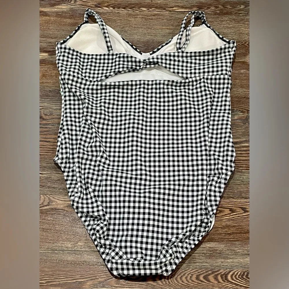 Time and Tru Black/White Gingham Paneled Twist Swimsuit - Sz XL (16-18) - NWOT - Image 8