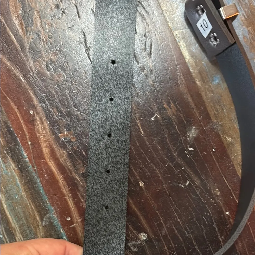 Bill Blass Woman’s Brown Leather Belt - Image 6