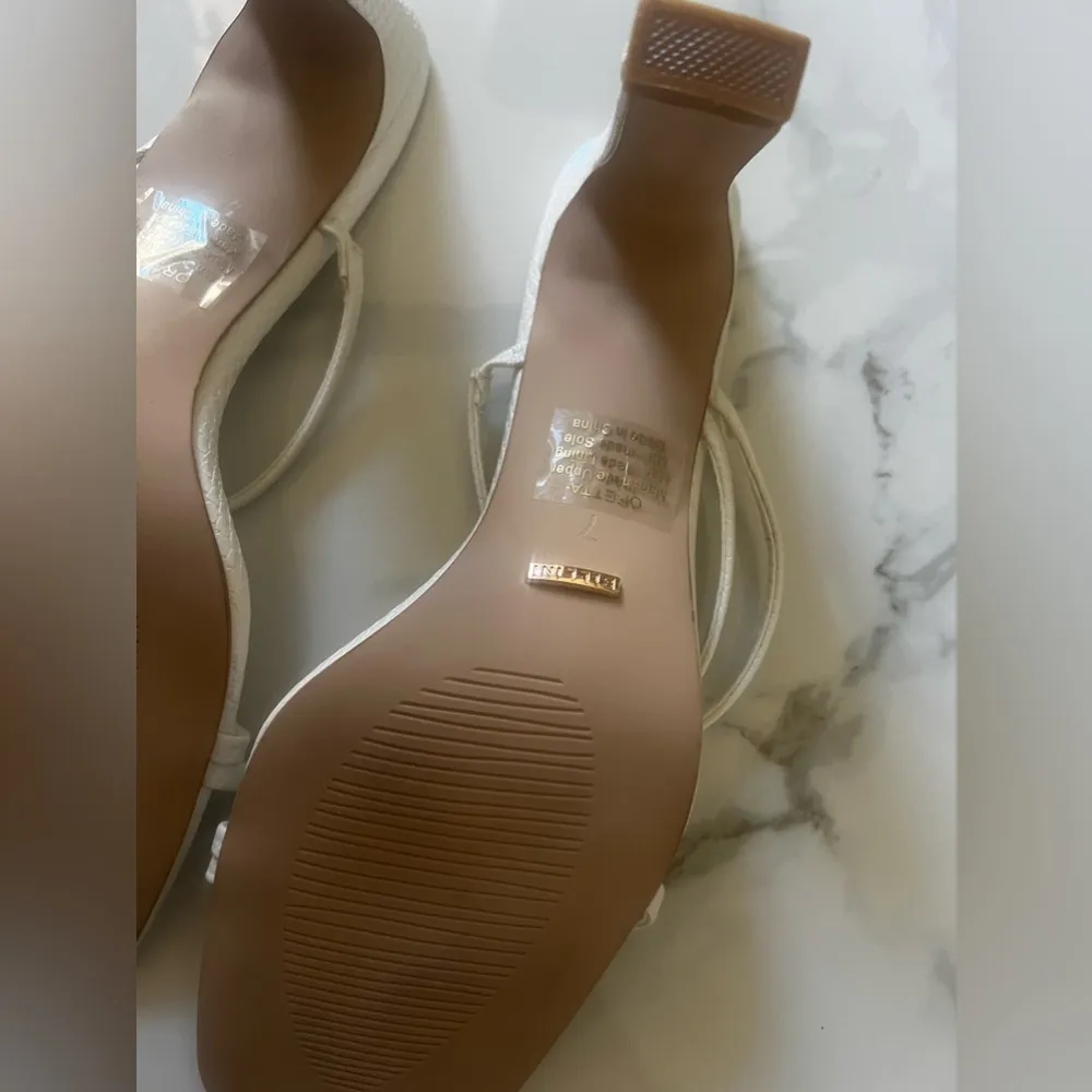 BILLINI GENNA WHITE HEELS SZ 7 - Image 7