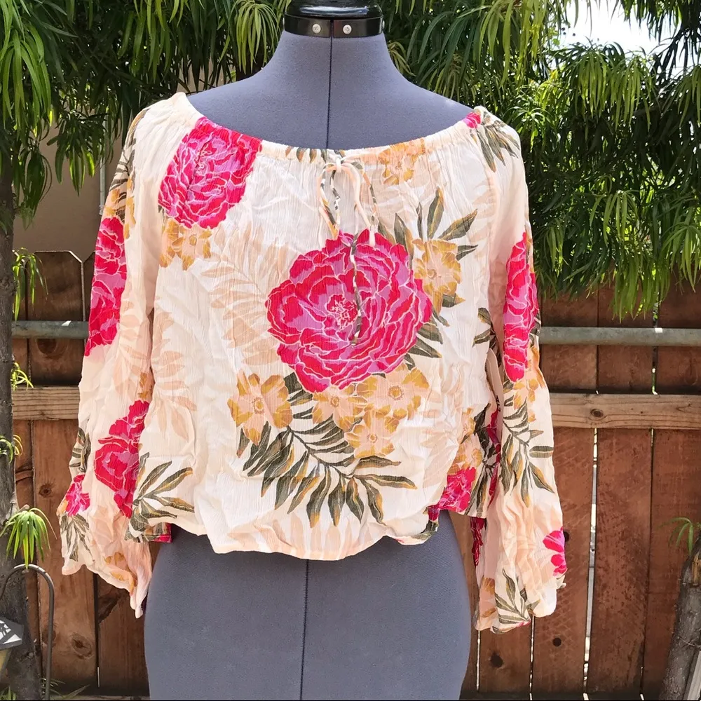 Billabong Light It Up Floral Top size L - Image 2