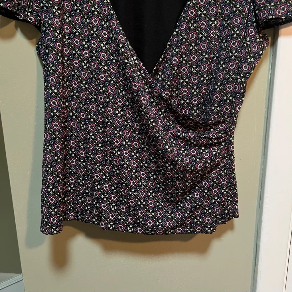 Sag Harbor Faux Wrap Blouse Surplice Neck Black Pink Floral L - Image 3