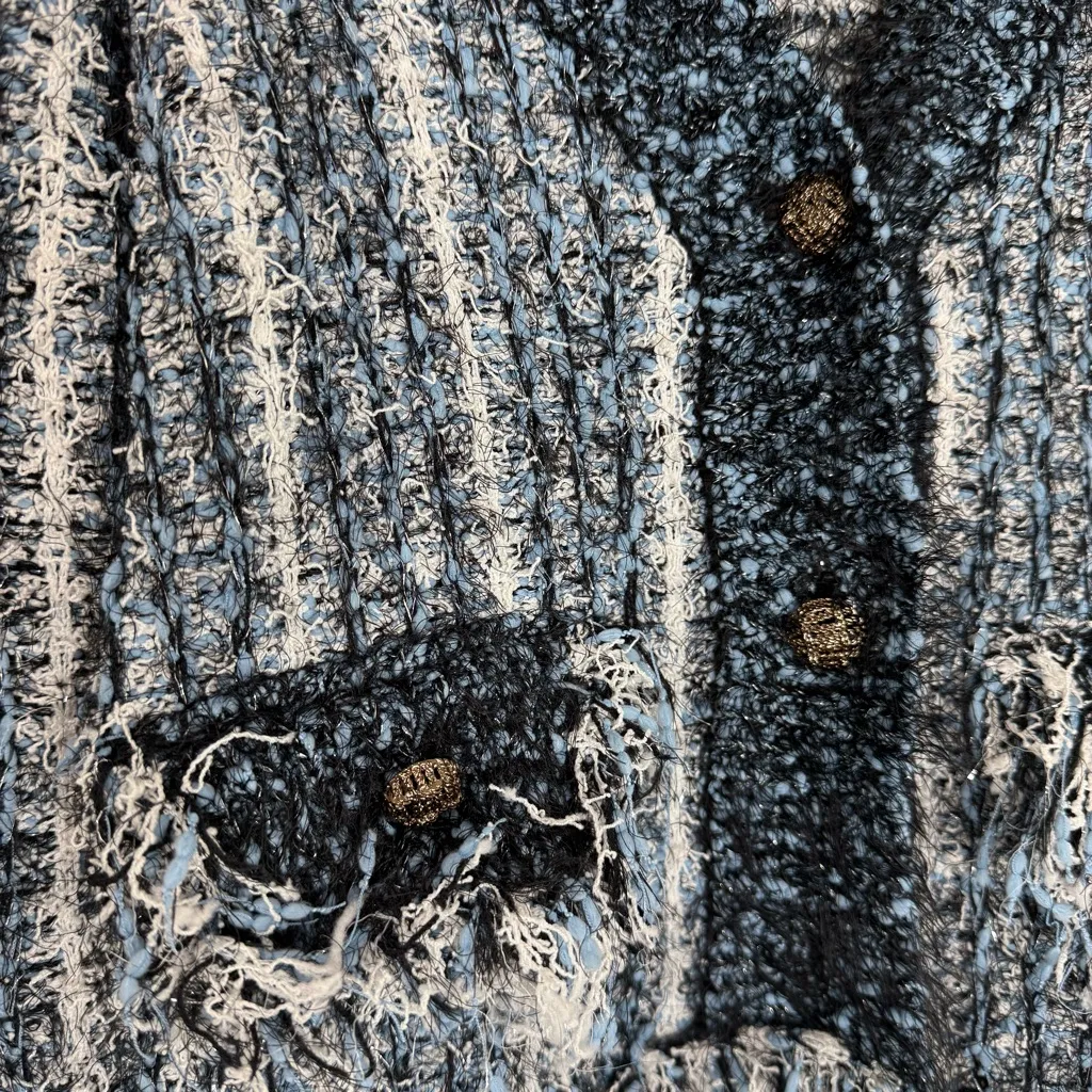 Moon River Textured Knit Cropped Blue White Fuzzy V Neck Cardigan Jacket Medium - Image 8