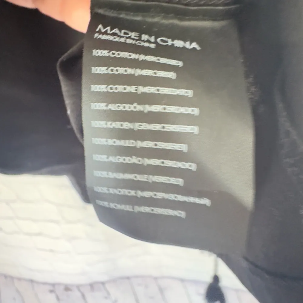 Club Monaco Janou Black tank w/cut out and tassel tie- Small perfect condition - Image 8