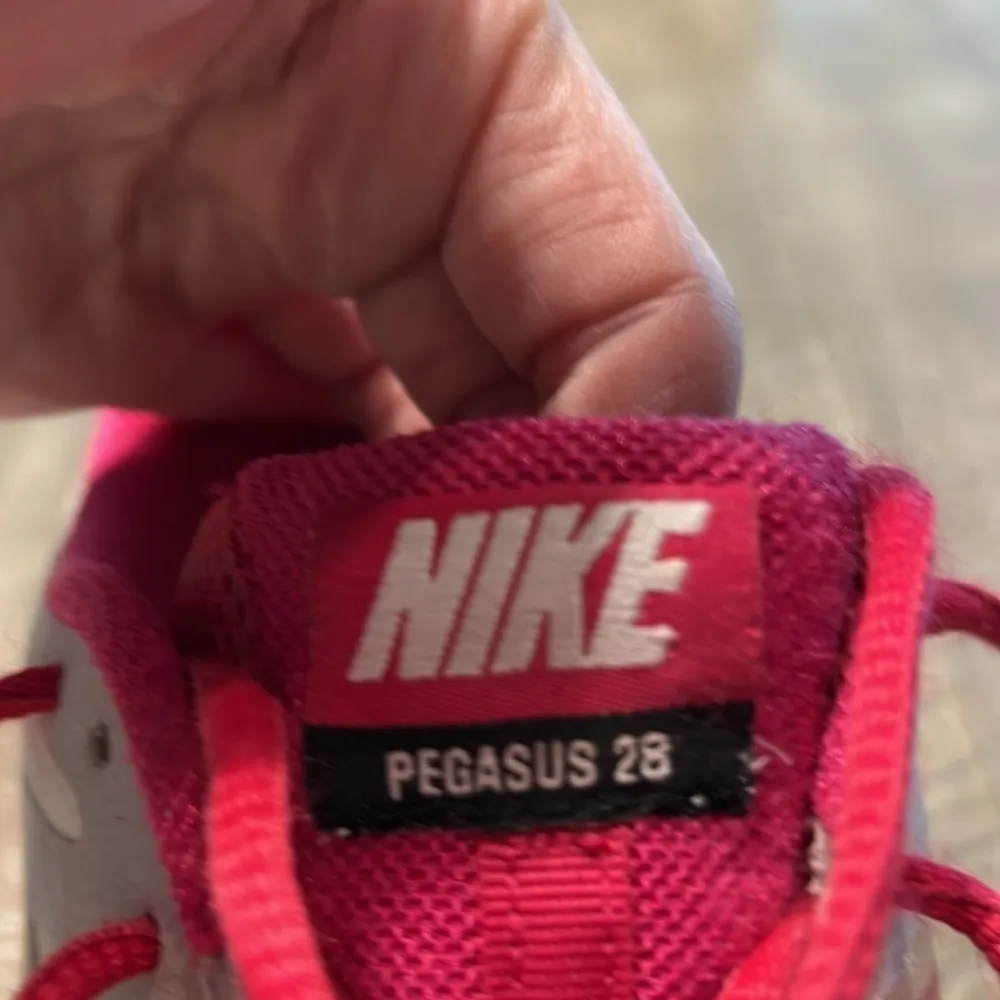 Nike for women! Gently used Pegasus 28 - Image 5