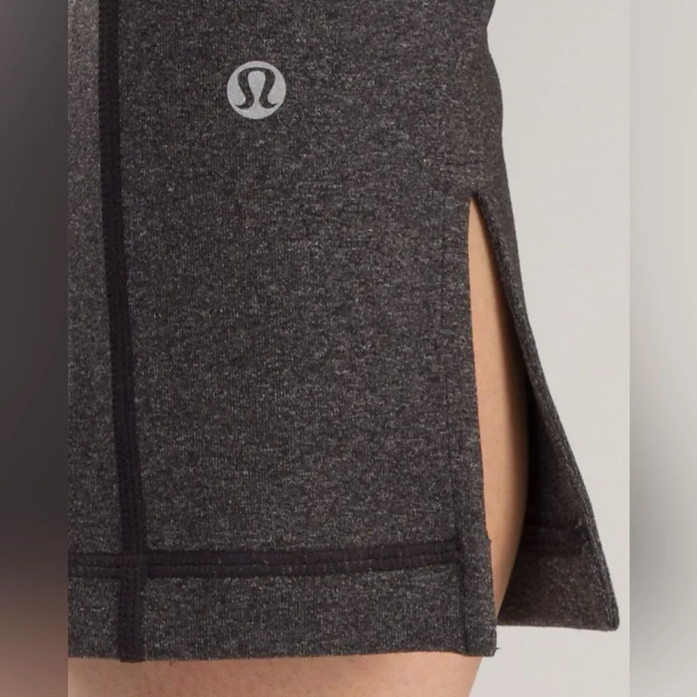 Lululemon Heathered Black Tadasana Back Slit Crop Leggings Tights | Size: 6 - Image 10