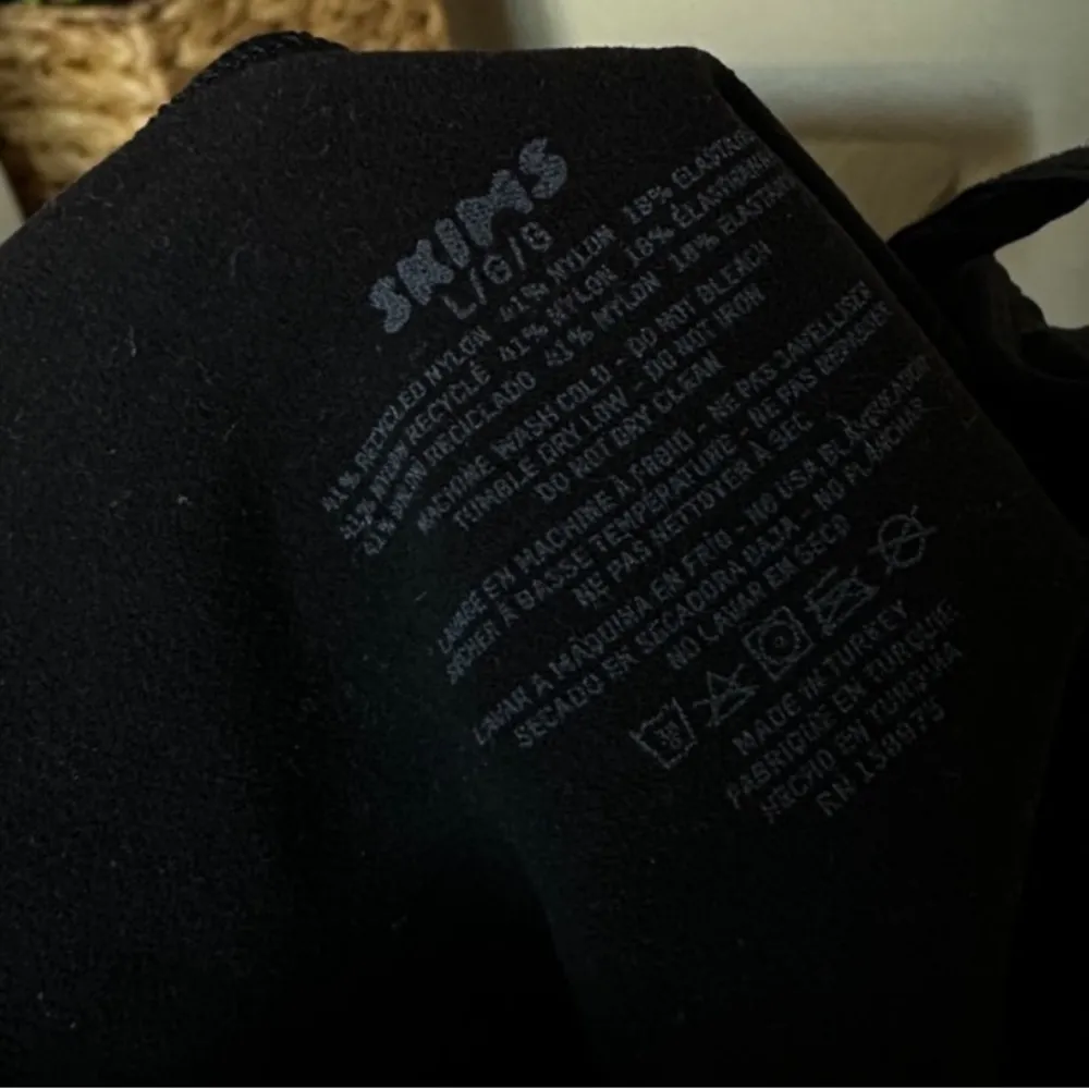 NWOT SKIMS Seamless Sculpt Thong Body Suit Onyx Size L - Image 8