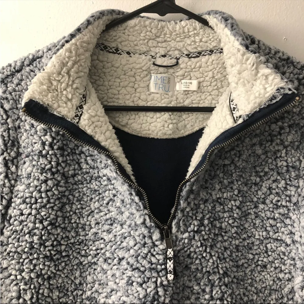 Blue sherpa jacket size L - Image 4