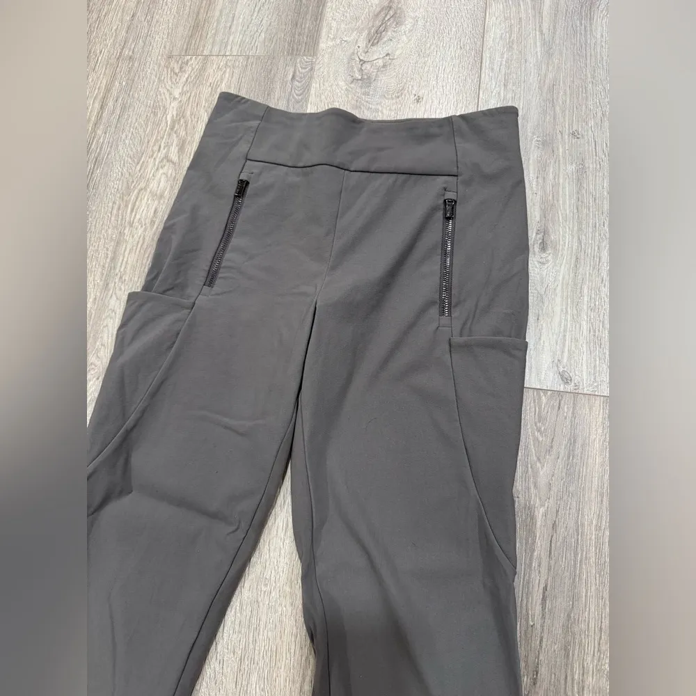 Athleta Headlands Hybrid Tight in
Flagstone Grey - Image 3
