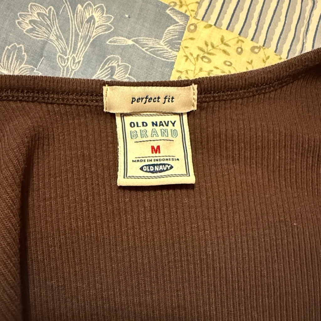 Old Navy Chocolate Ribbed Tank Top - Image 3