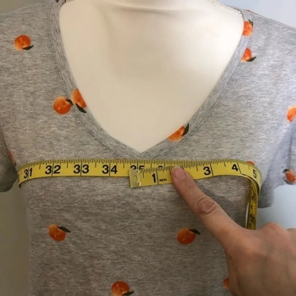 NWOT  Peach Print Heather Gray V-Neck Basic Everyday Tee T-Shirt Top New - Image 4