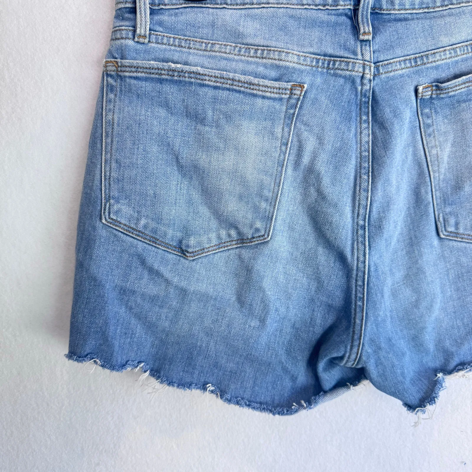 FRAME Le Nouveau Straight Distressed Denim Shorts Size 30 Raw Hem - Image 3