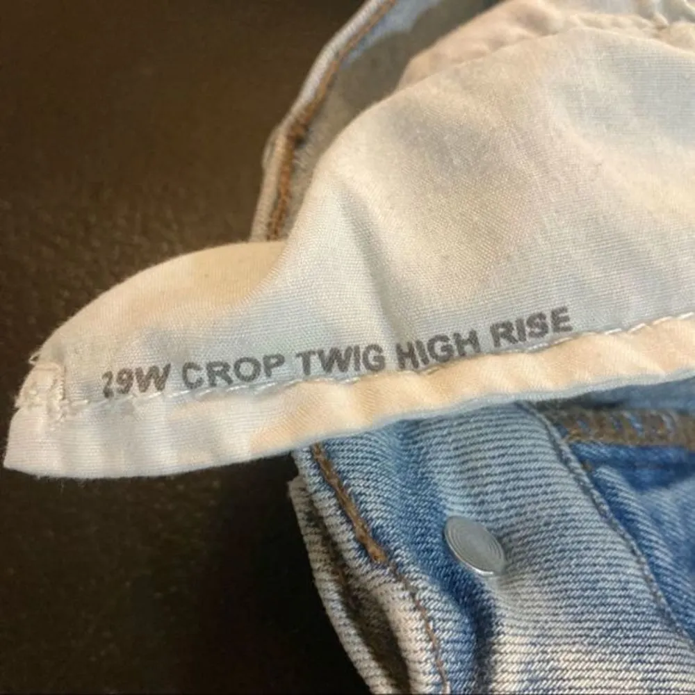 URBAN OUTFITTERS BDG Crop Twig High Rise Denim Shorts 29W Light Wash Medium - Image 4