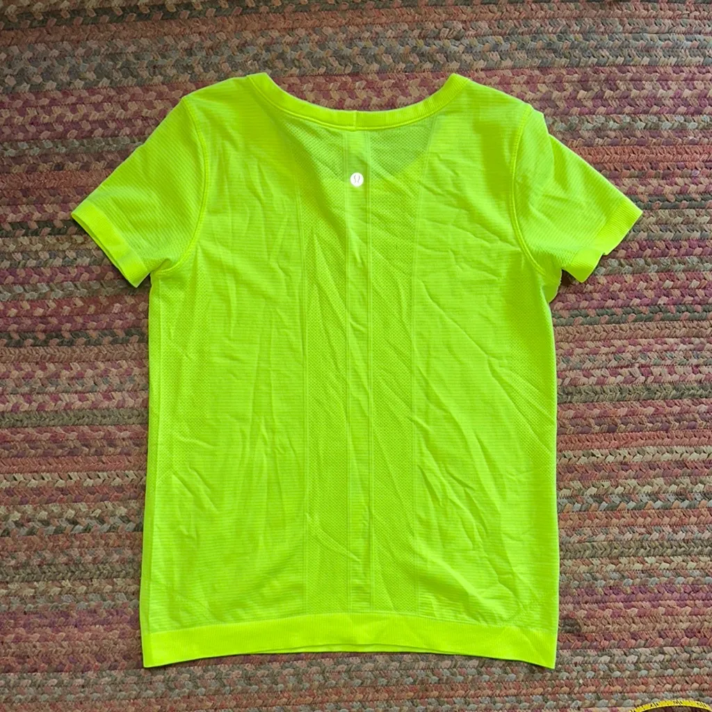 LULULEMON NEON YELLOW SWIFTLY RUN TEE SHORT SLEEVE HIGH VISIBILITY - Image 2