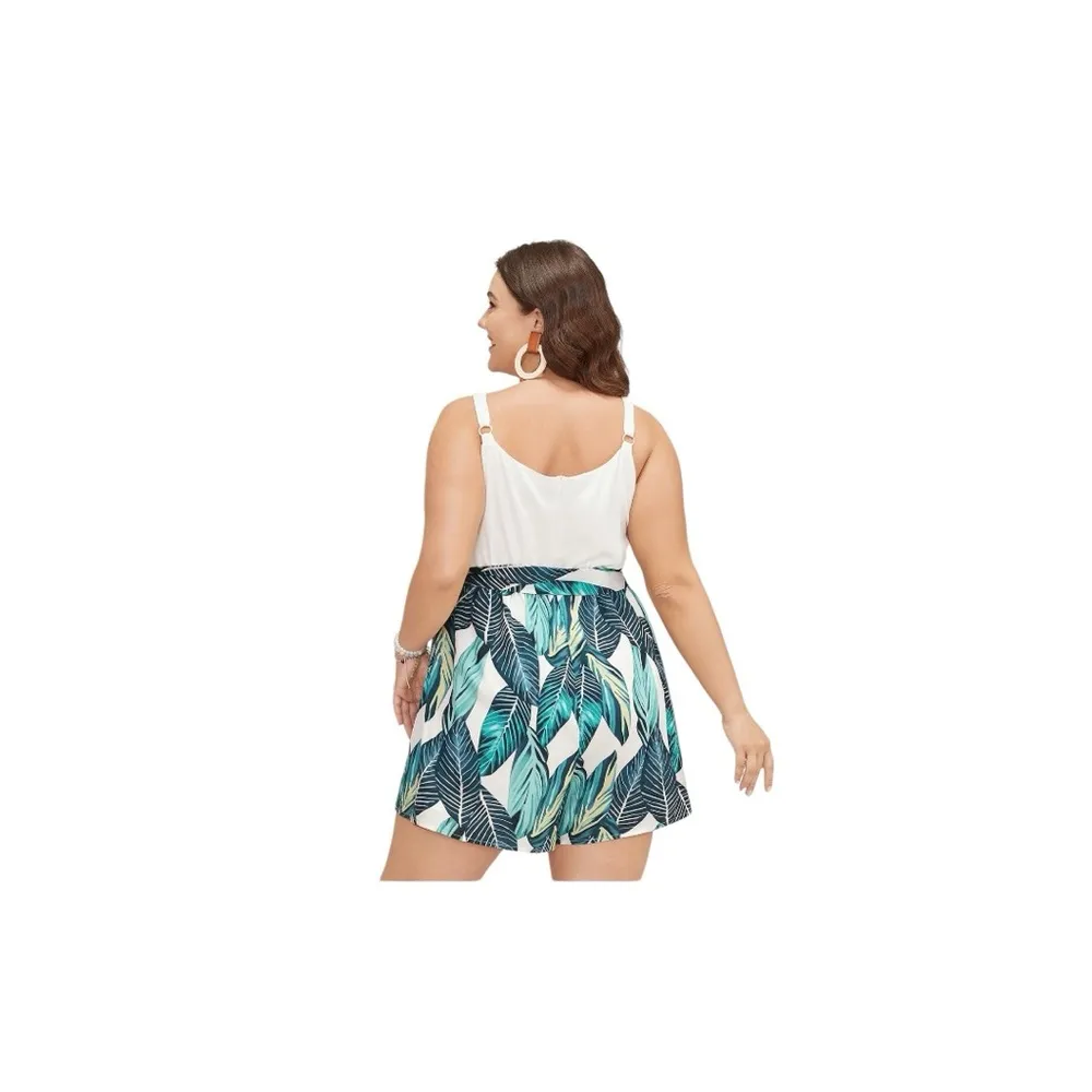 Women’s BloomChic 22/24 Tropical Patchwork Pocket Belted Cami Romper NWT Blue Size undefined - Image 3