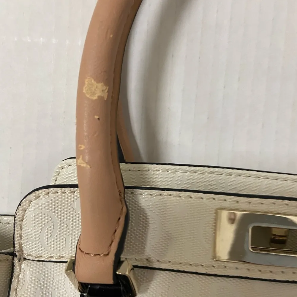 Guess purse cream w black flowers useful but well loved $49 - Image 6