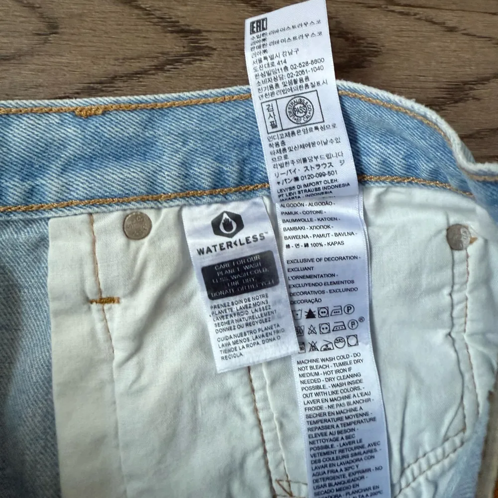 Levi's 501® Original Fit High Rise‎ Women's Shorts Size 30 Ojai Frost Light Wash - Image 11