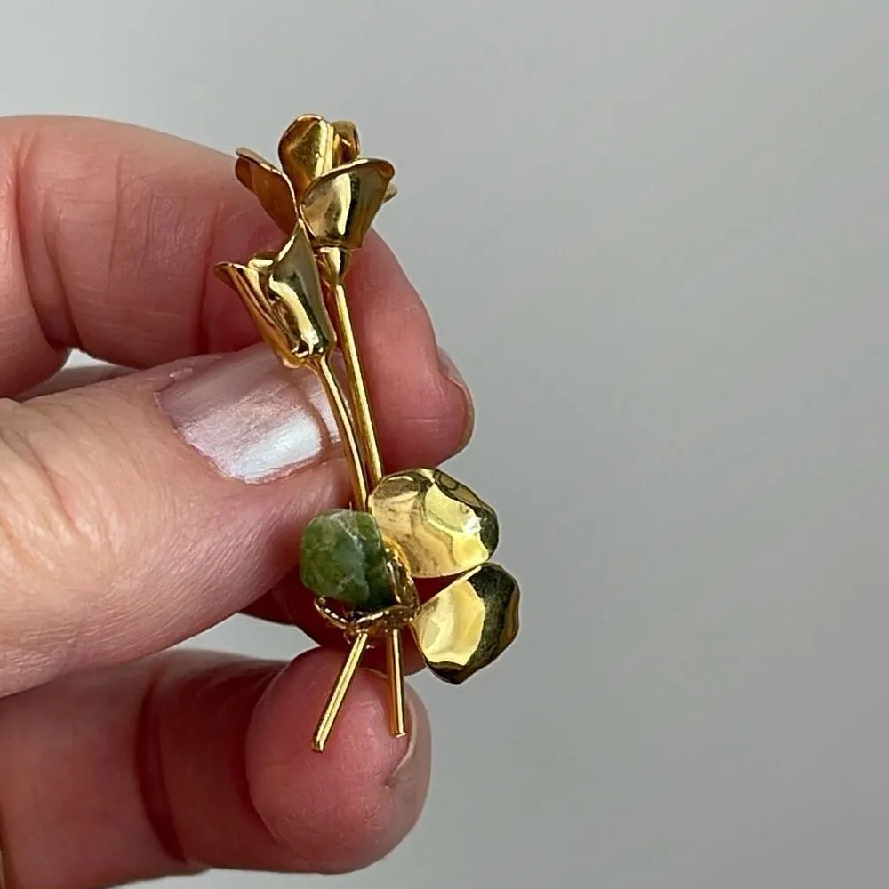 Vintage Jade flower brooch in gold colored metal - Image 3