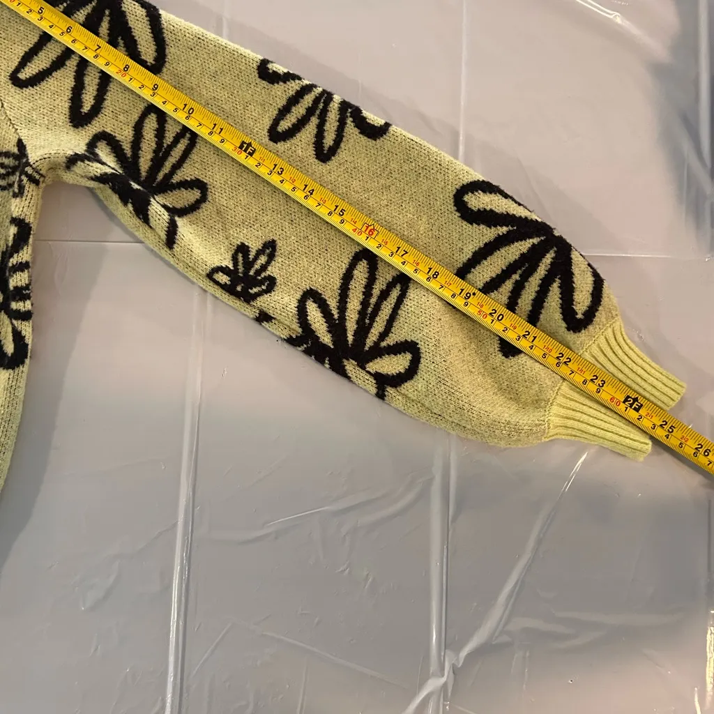 Watermelon Sugar Floral Crew Neck Pullover Sweater Lime And Black Medium - Image 8