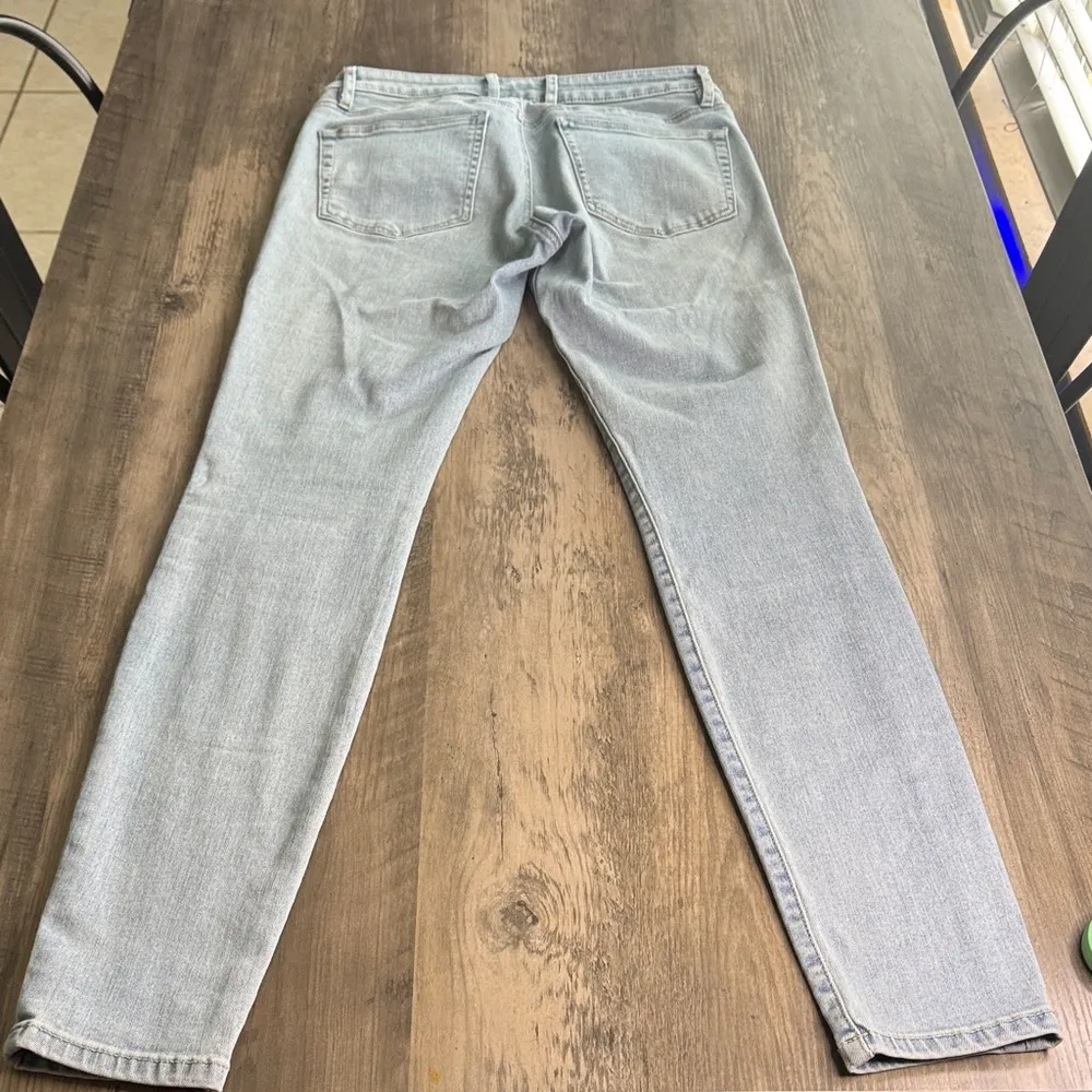 Tommy Bahama Lot of Light and Dark Blue Skinny Jeans - Image 7