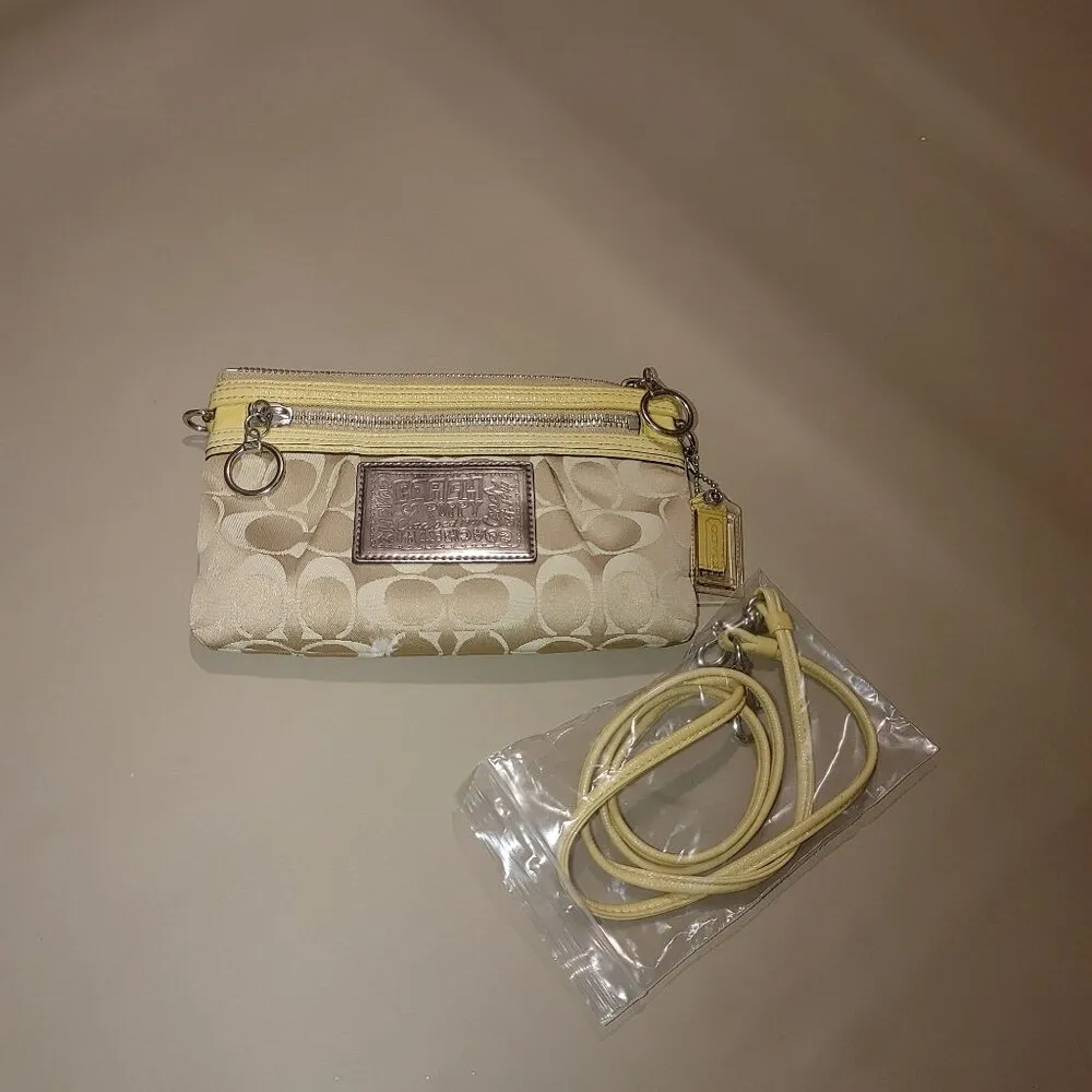 Coach Signature Logo Poppy Beige Yellow Crossbody Wristlet Purse Convertible - Image 2
