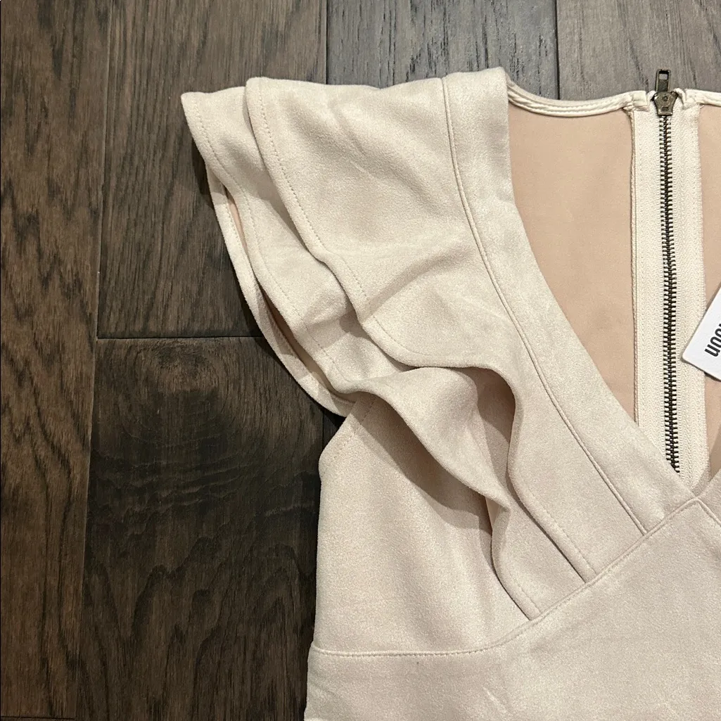 NWT Day + Moon light tan suede romper Sz M Size M - Image 3
