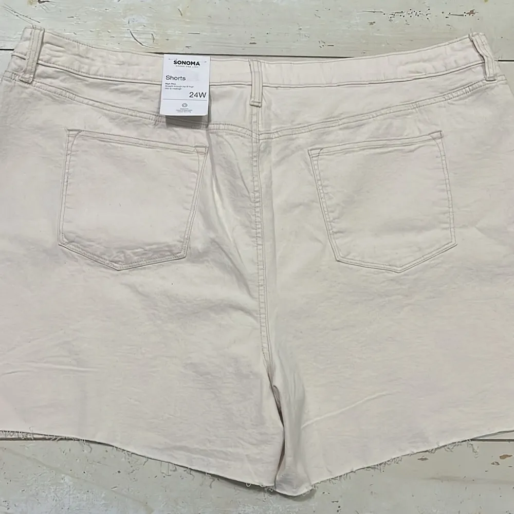 Sonoma High Rise Shorts 24W Stretch Raw Hem Painters Pant White Straight Fit - Image 4