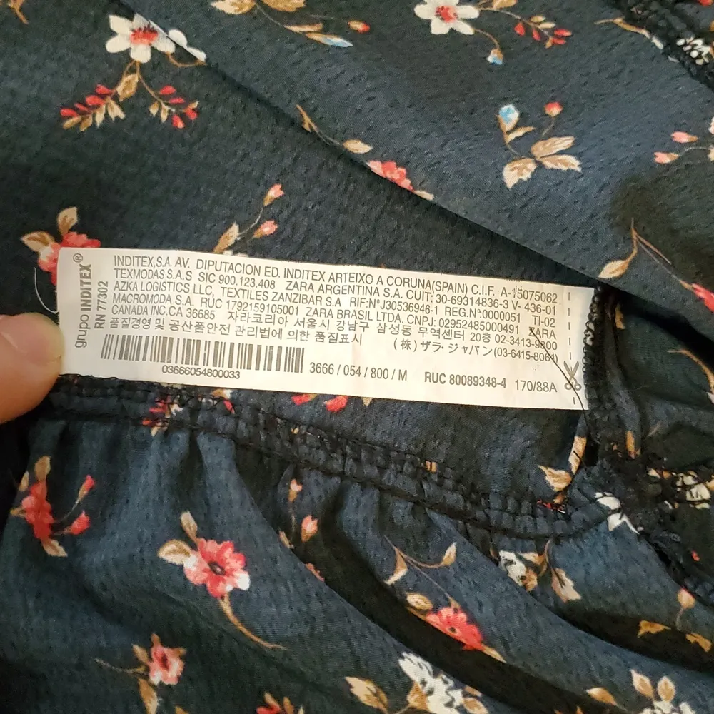 Zara Floral Print Blouse With a Peplum Hem and Velvet Trim. Size M - Image 7