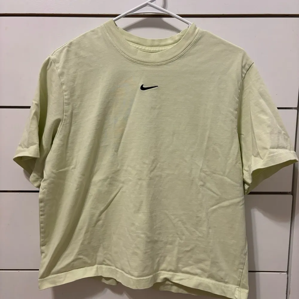 Nike Green Crop Center Swoosh T Shirt - Image 2