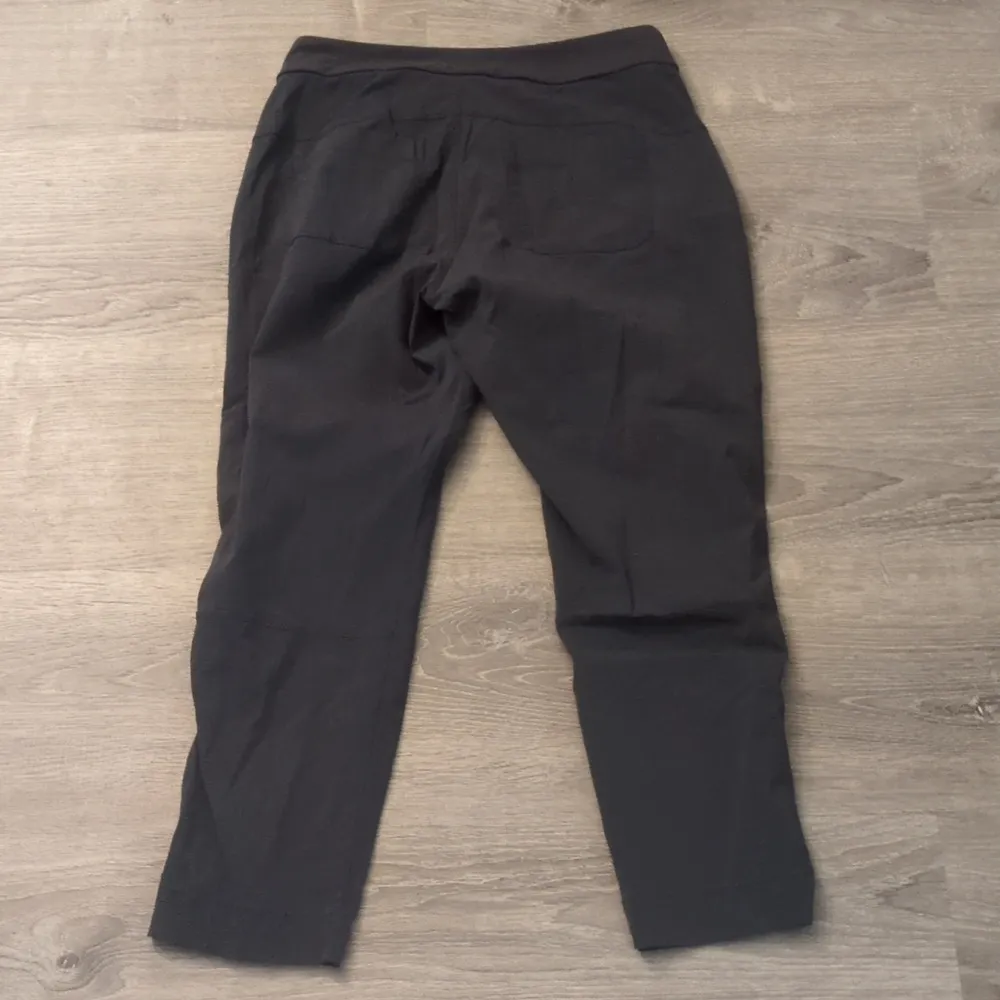 Athleta dark gray hiking pants size 6 - Image 3