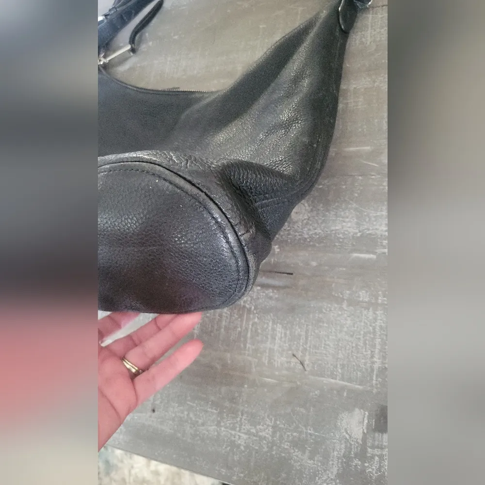 Michael Kors Vintage  Black Hobo Bag - Image 4