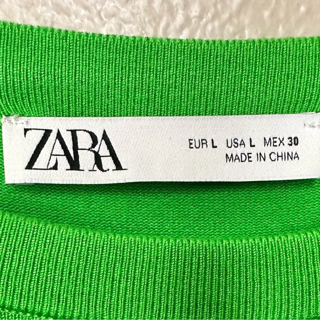 Zara Apple Green Gold Button Detailing at Sleeves Classic Crewneck Sweater - Image 4
