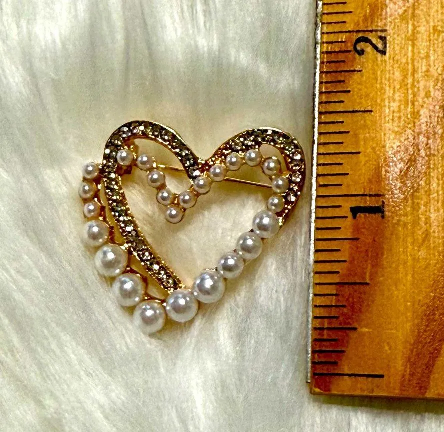 Gold Tone Faux Pearl And Clear Crystal Heart Brooch New - Image 4