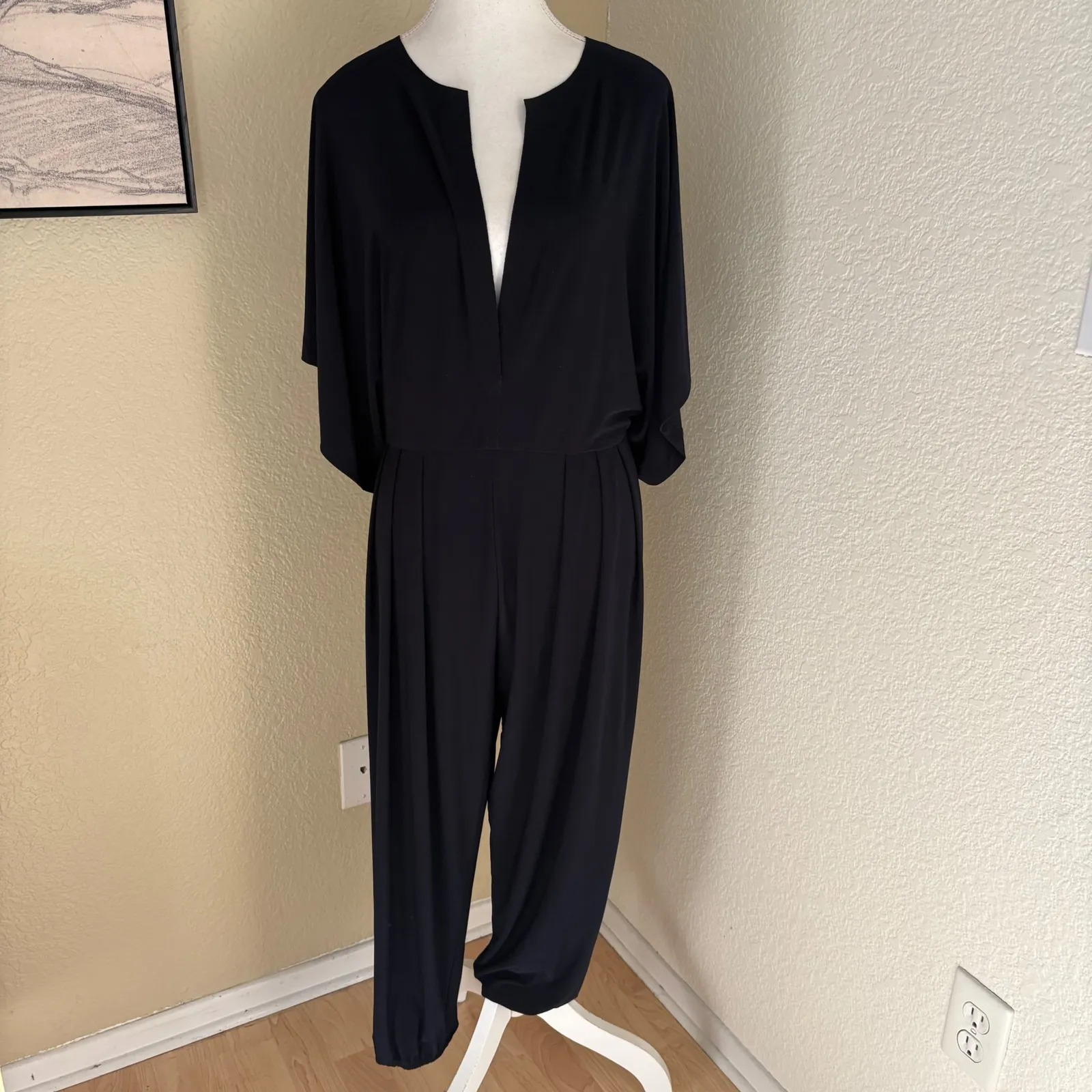 NORMA KAMALI Rectangle Plunging Kimono Sleeve Jogger Jumpsuit Size Medium - Image 4