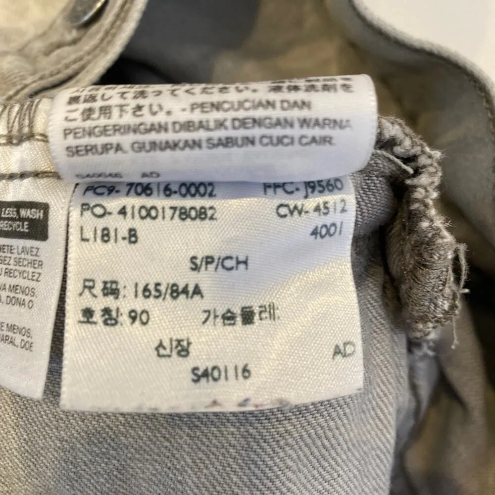 Levi’s Gray Denim Jean Vest Sz Sm Button Closure Cotton Classic Contemporary - Image 10