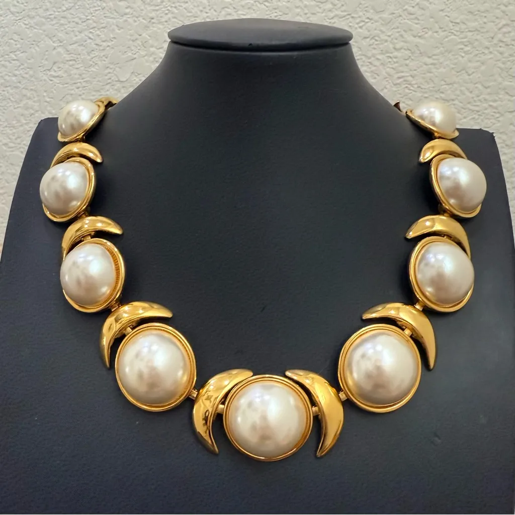 Vintage NAPIER Gold tone Faux Pearl Moon Detail Chunky Statement Necklace 125g. - Image 10