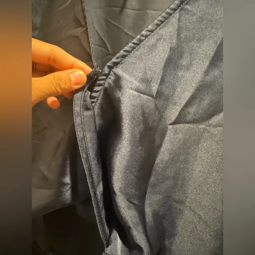 Free People Women's Sexy Top Navy Blue Satin Feel Bell Sleeve V Neck Size S - Image 7