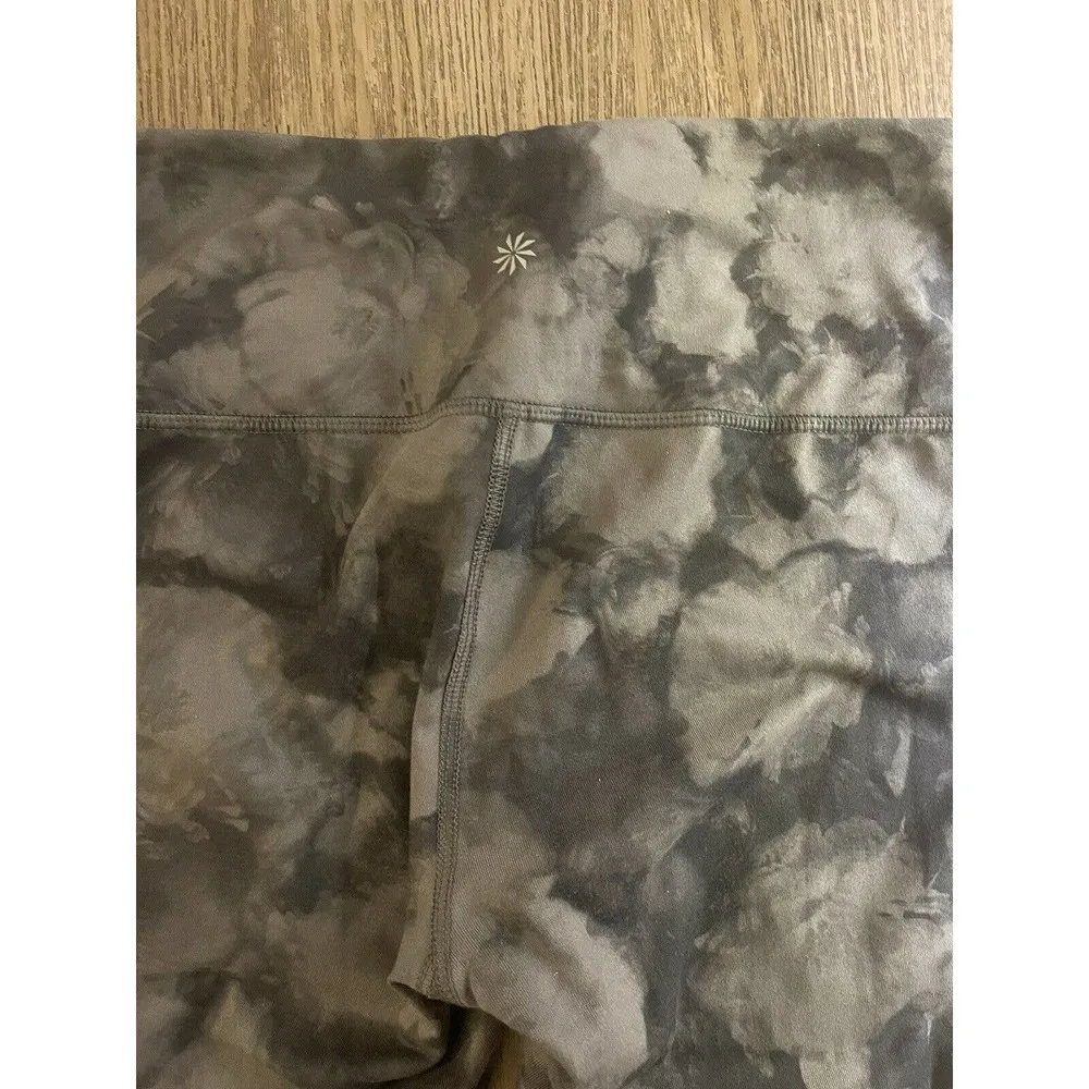Athleta High Rise Floral Crush Chaturanga Tight Leggings Size XS Tie dye Gray - Image 3